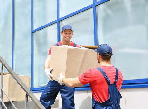 Customer submitting a complaint about storage service
