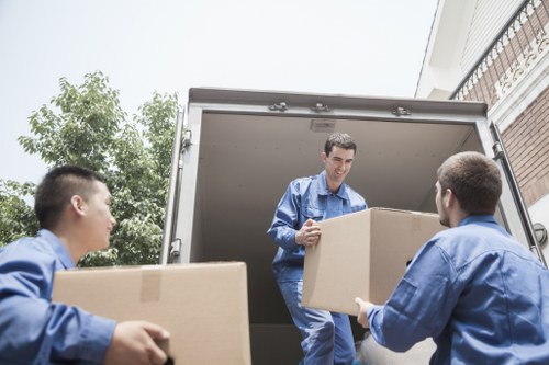 Efficient small removals transport for homes and businesses